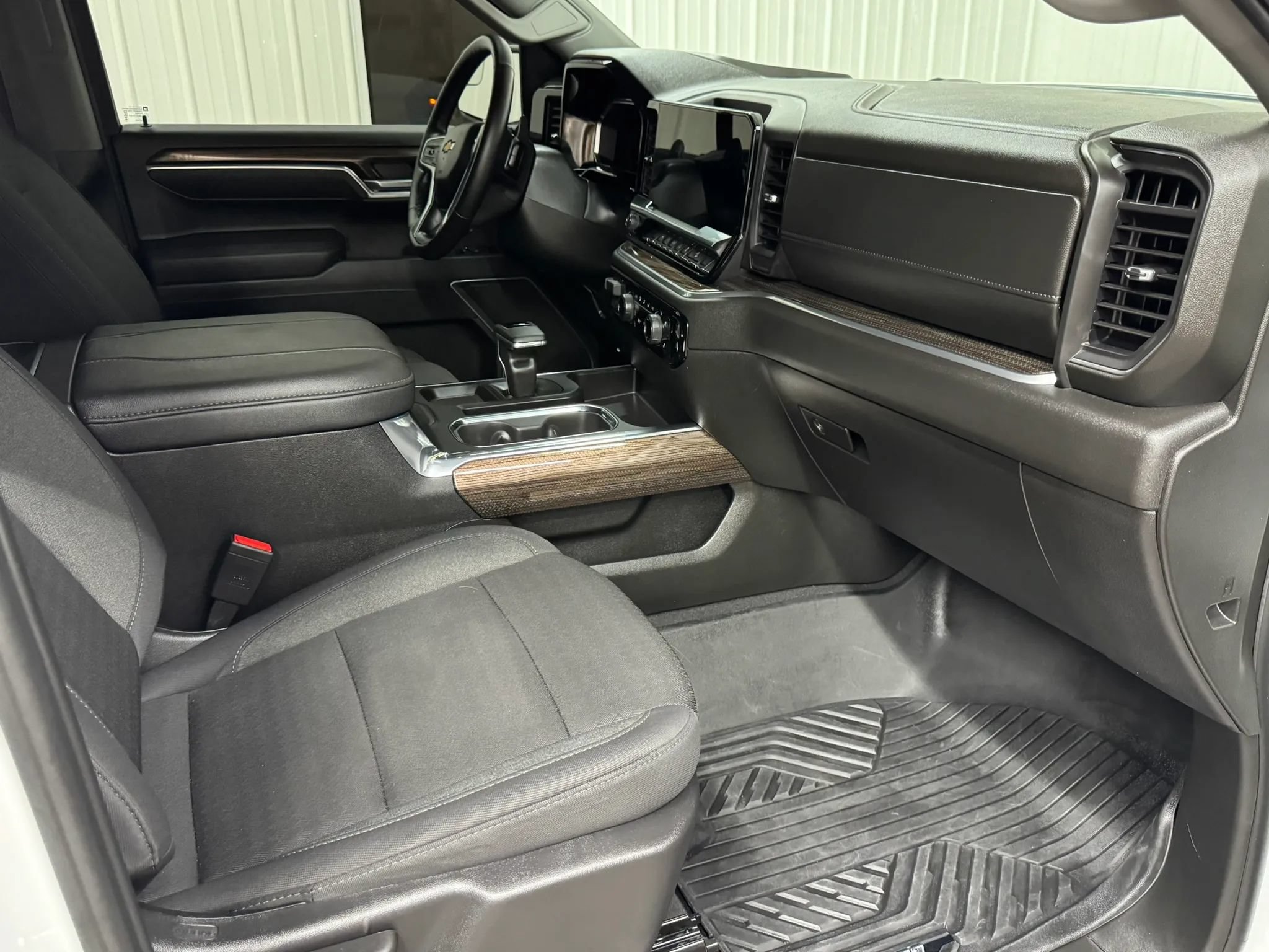 Used 2026 Chevrolet Silverado 1500 LT AWD/4WD image 15