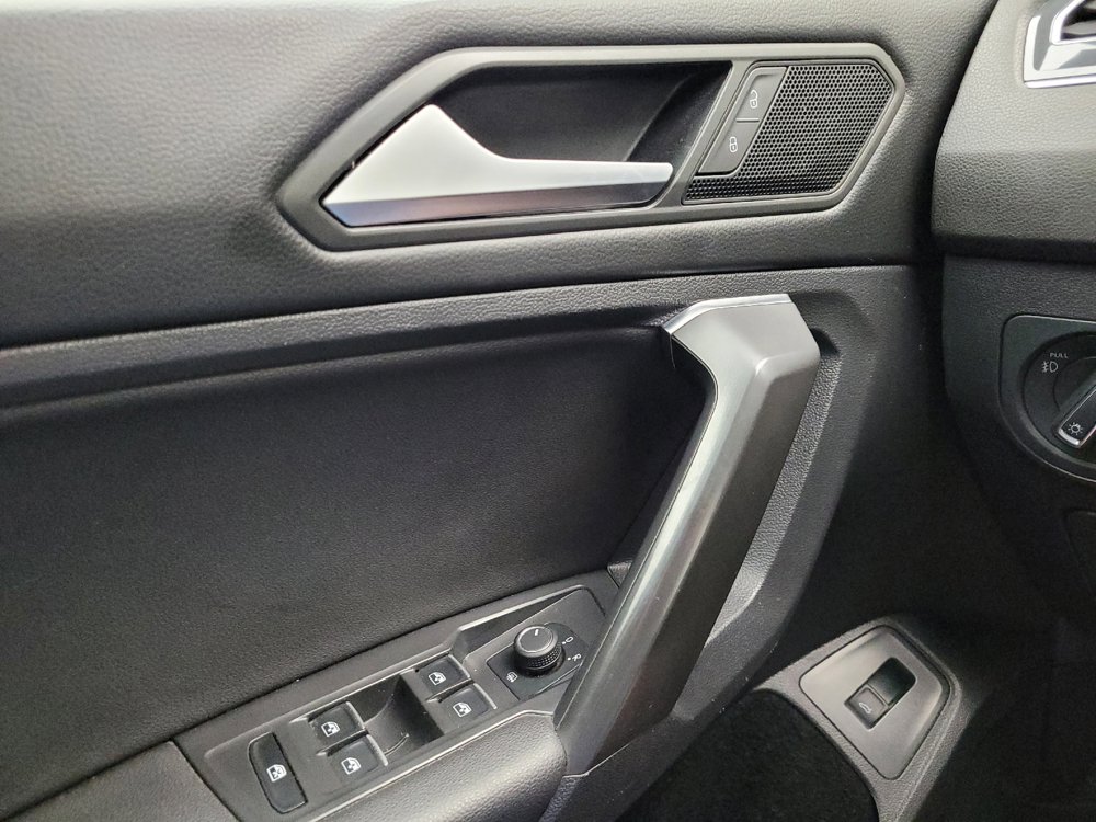 Used 2021 Volkswagen Tiguan SEL AWD/4WD image 27