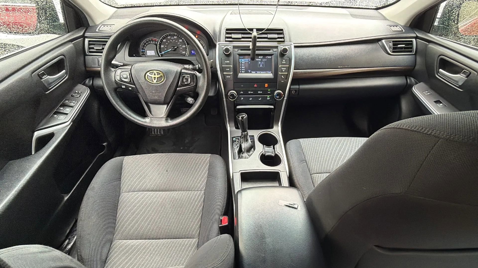 Used 2015 Toyota Camry LE FWD image 28