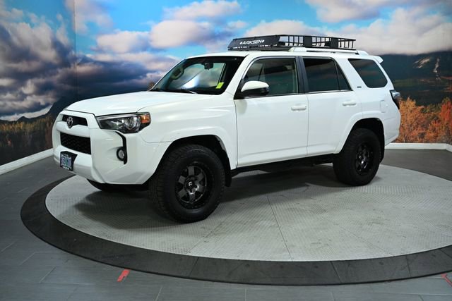Used 2018 Toyota 4Runner SR5 image 3