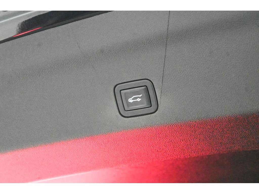 Certified 2022 Cadillac Escalade ESV Premium Luxury Platinum image 70