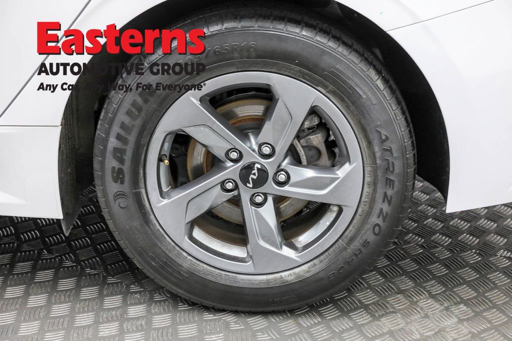 Used 2022 Kia K5 LXS image 32