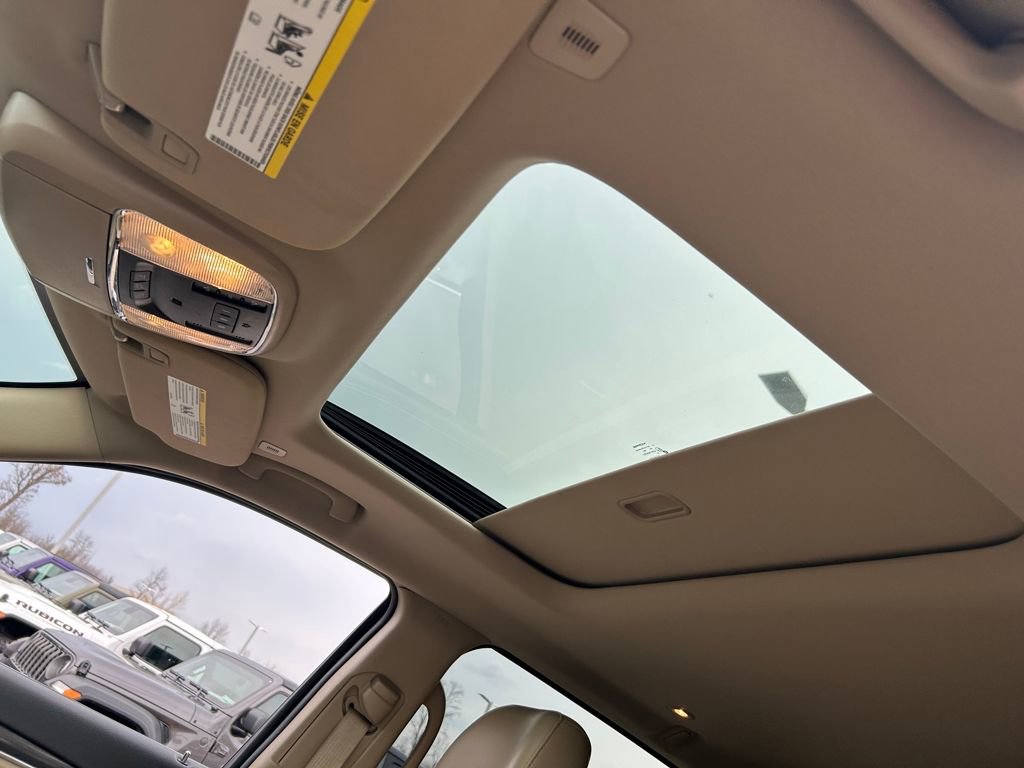 Used 2021 Jeep Grand Cherokee Limited image 24