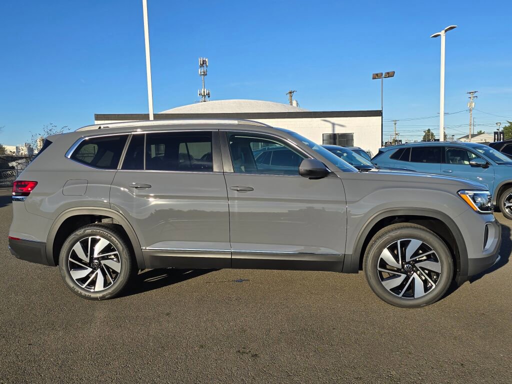 New 2026 Volkswagen Atlas SEL image 3