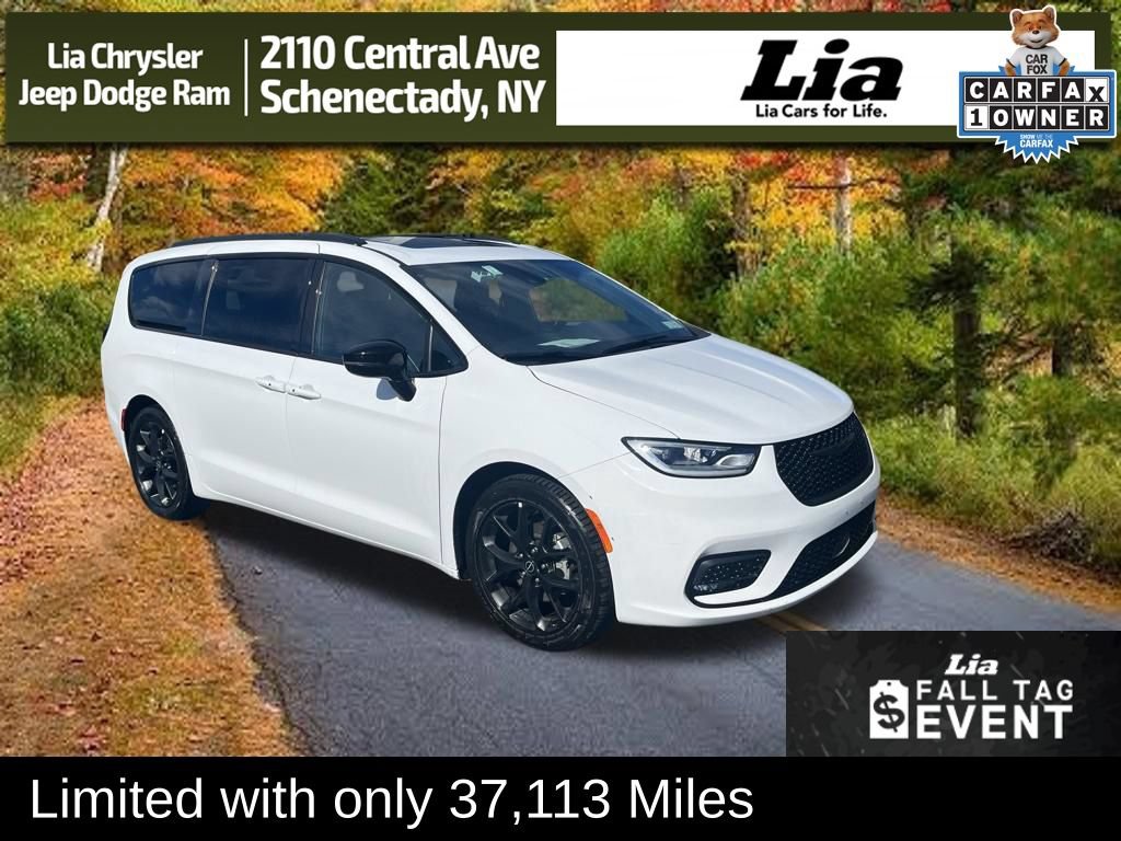 Used 2025 Chrysler Pacifica Limited FWD image 1