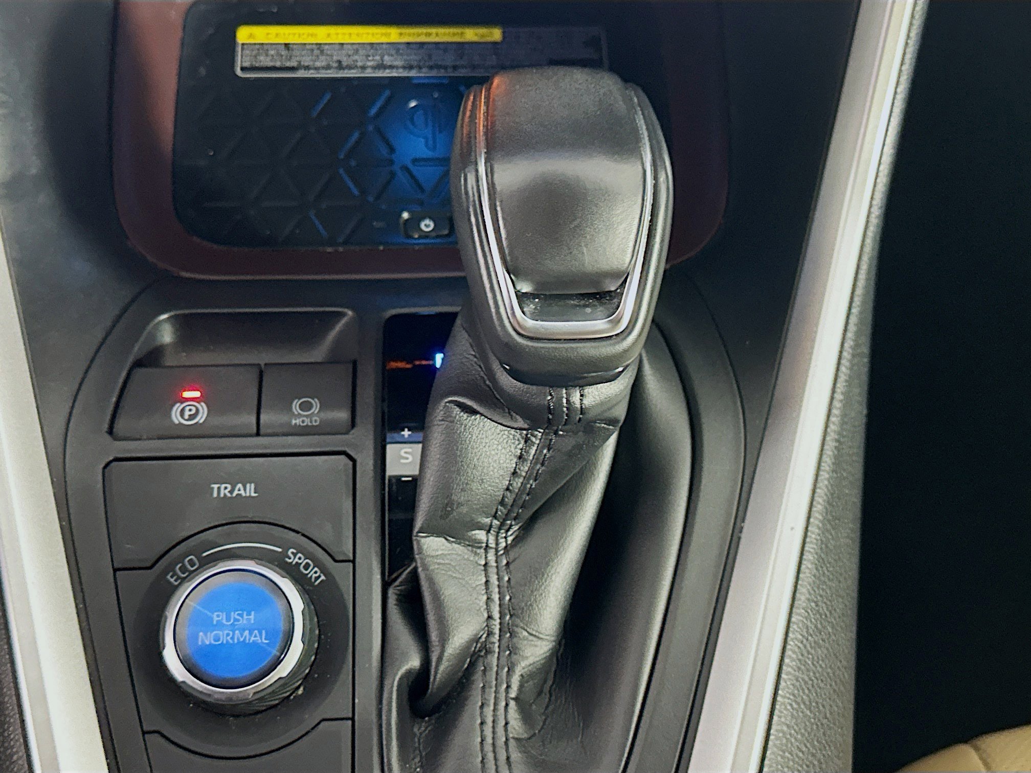 Used 2019 Toyota RAV4 Limited image 25