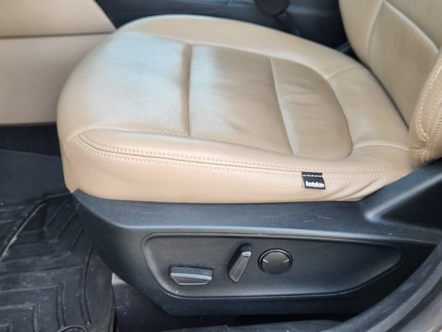 Used 2020 Ford Escape SE FWD image 24