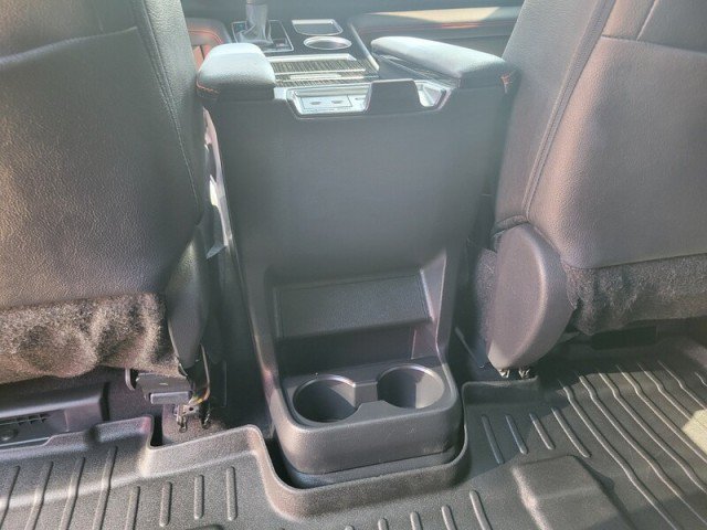 Used 2025 Toyota Sienna XSE FWD image 29