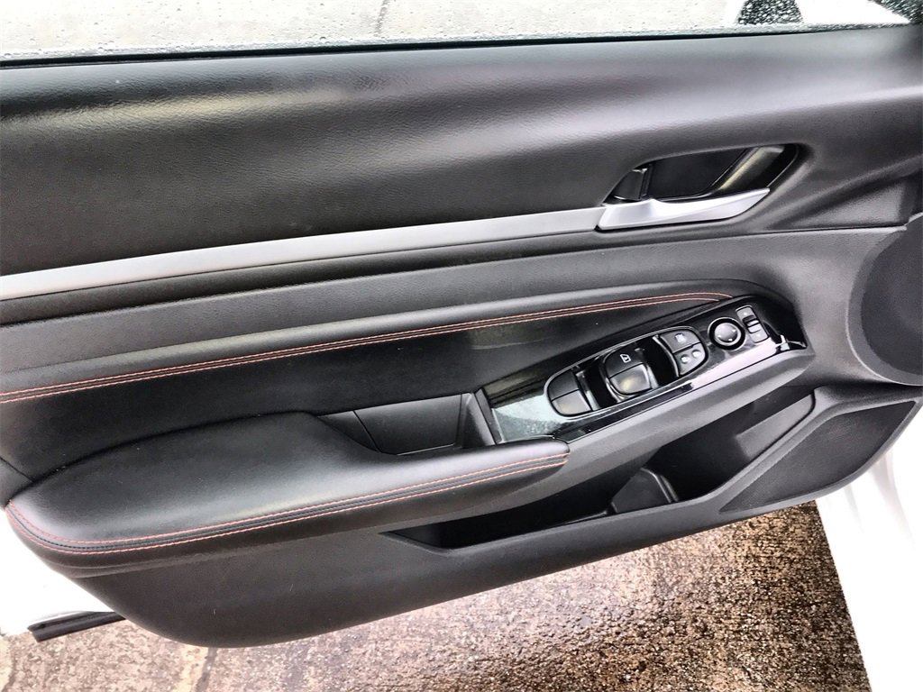 Used 2023 Nissan Altima 2.5 SR image 13