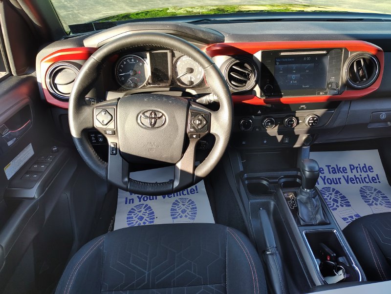 Used 2017 Toyota Tacoma TRD Off-Road w/ Tow Package (A/T) AWD/4WD image 24