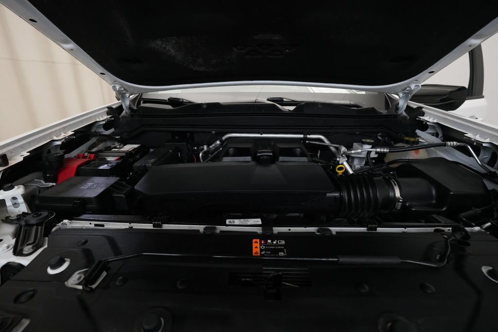 Used 2023 Chevrolet Colorado ZR2 w/ Desert Boss Special Edition AWD/4WD image 3