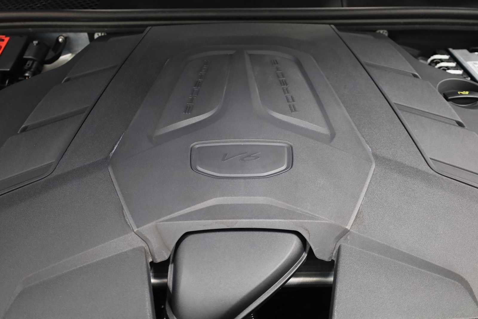 Certified 2024 Porsche Cayenne image 37