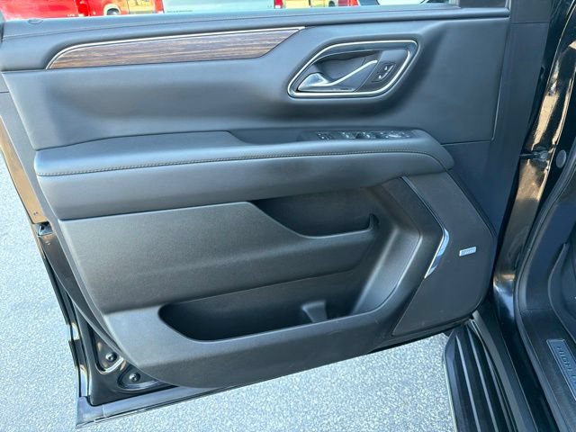 Used 2024 Chevrolet Tahoe High Country AWD/4WD image 13