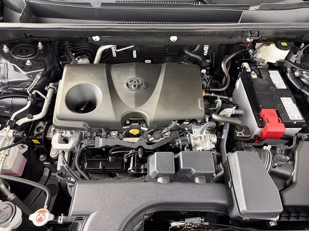 Used 2025 Toyota RAV4 LE AWD/4WD image 30