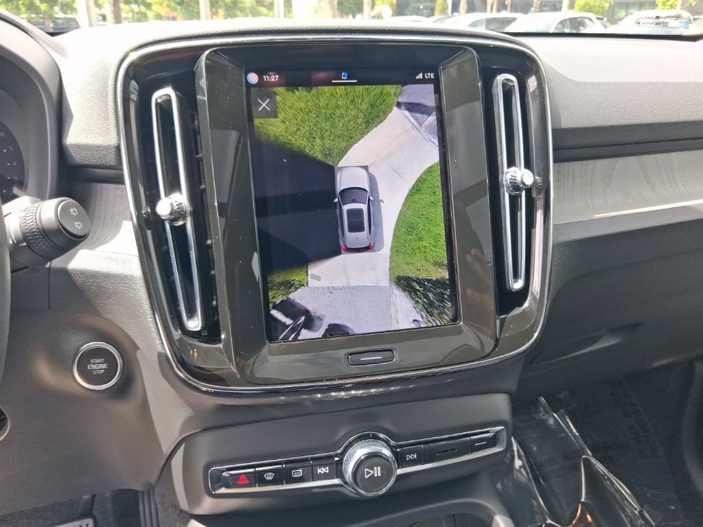 Certified 2025 Volvo XC40 B5 Ultra w/ Protection Package AWD/4WD image 21