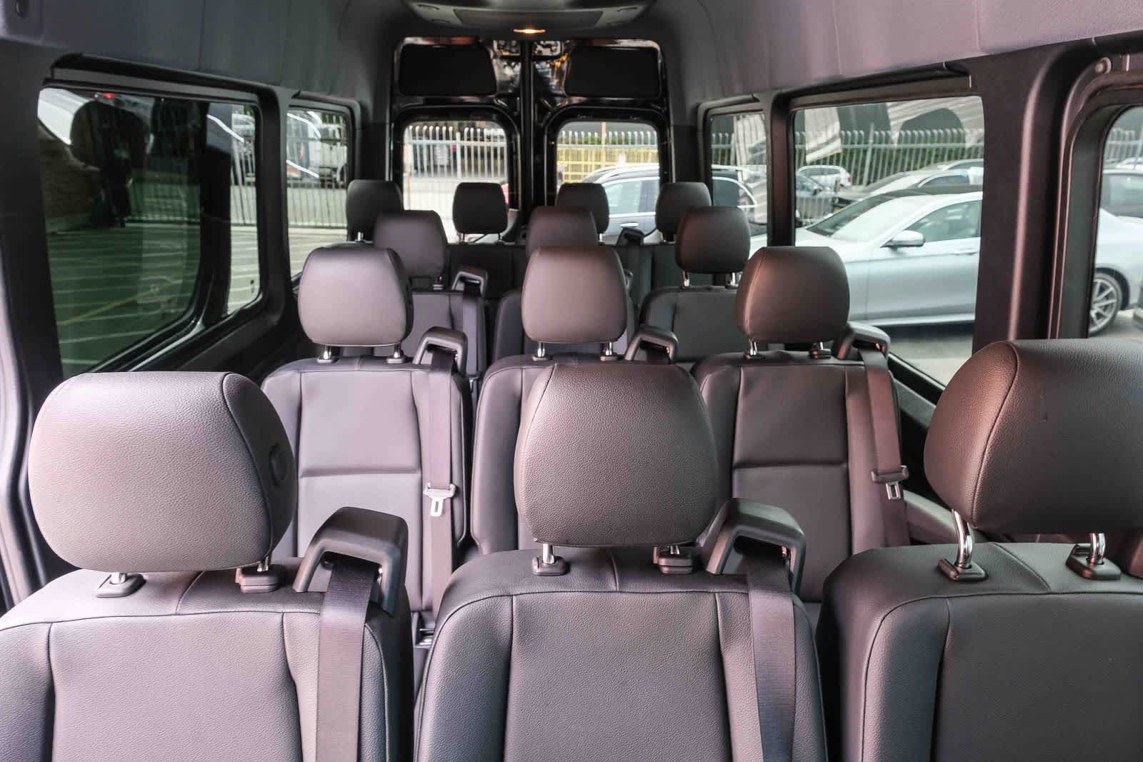 Used 2022 Mercedes-Benz Sprinter 2500 image 25