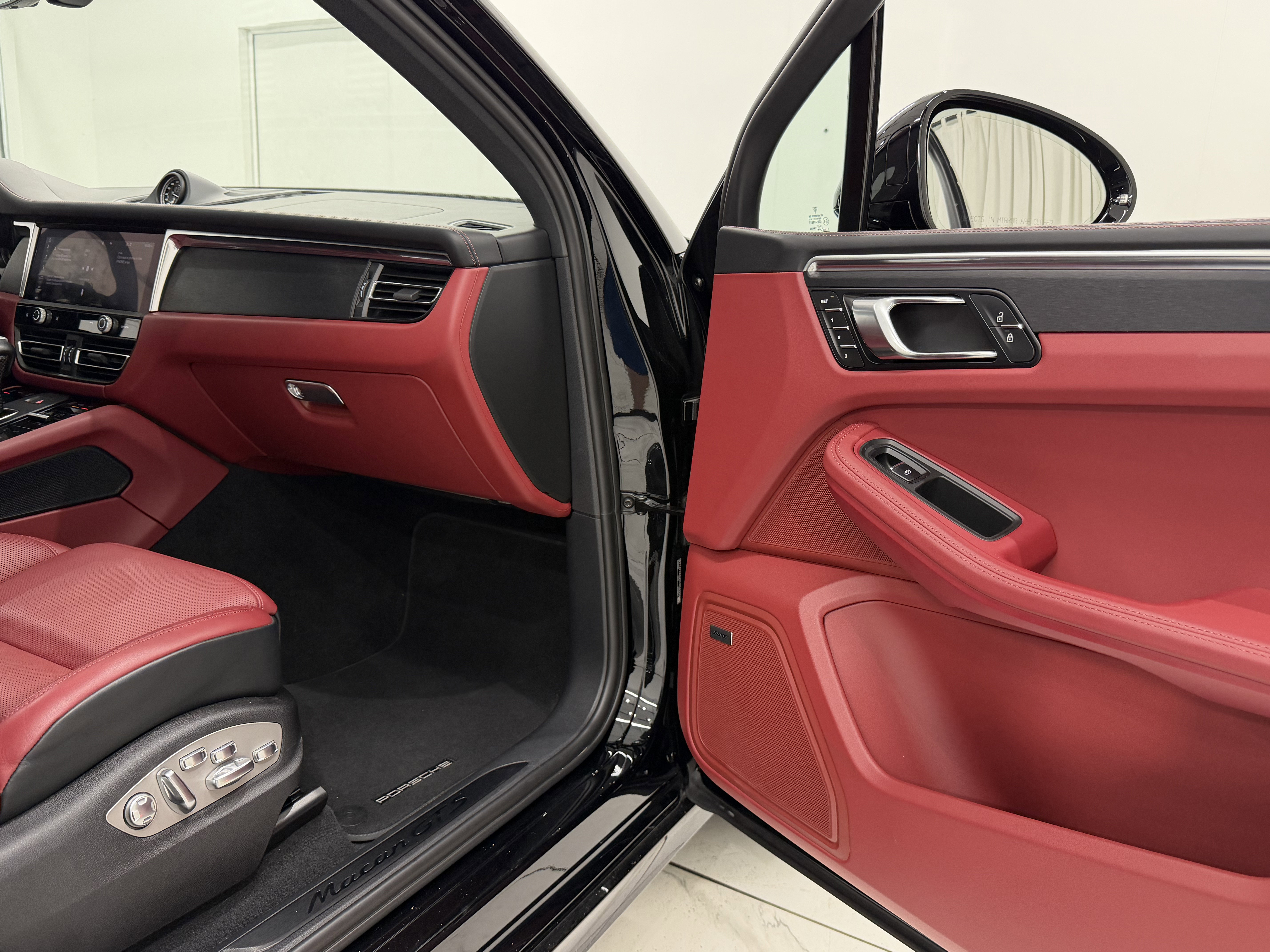 Certified 2024 Porsche Macan GTS image 21