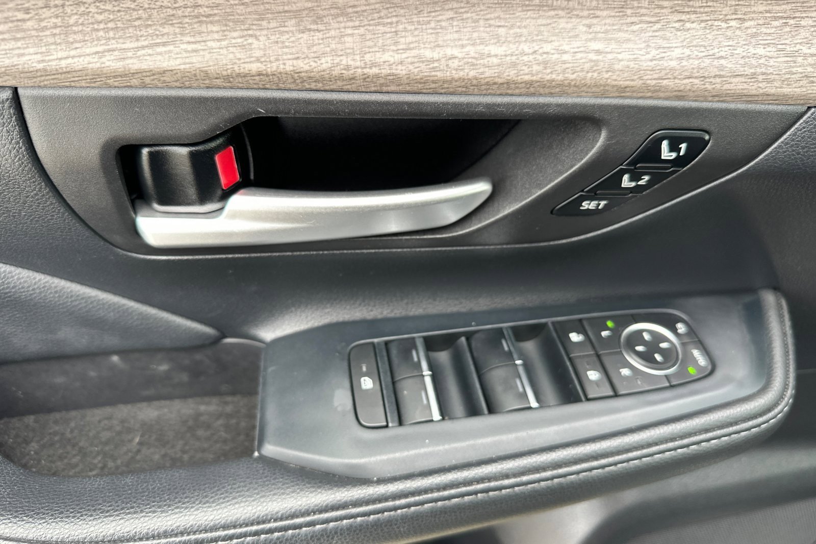 Used 2024 Toyota Grand Highlander Limited image 10