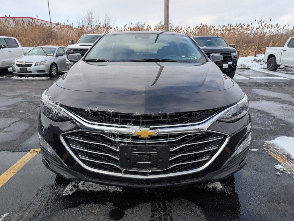 Used 2023 Chevrolet Malibu LT image 2