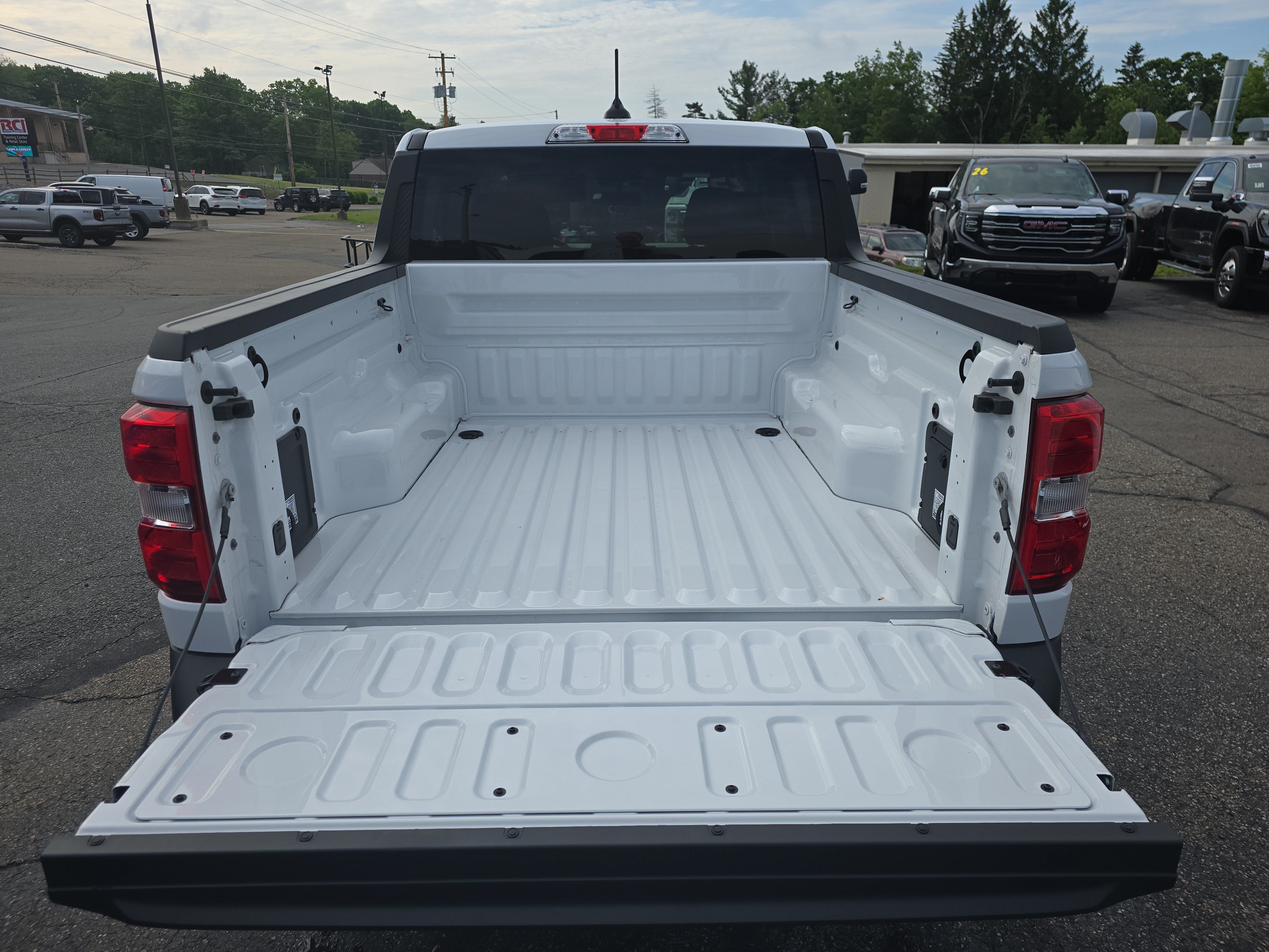 Used 2025 Ford Maverick XLT w/ Equipment Group 302A AWD/4WD image 5