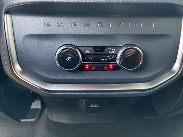 New 2026 Ford Expedition Platinum w/ Stealth Performance Package image 28