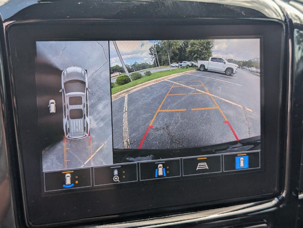Used 2023 Chevrolet Traverse RS w/ LPO, Floor Liner Package FWD image 21