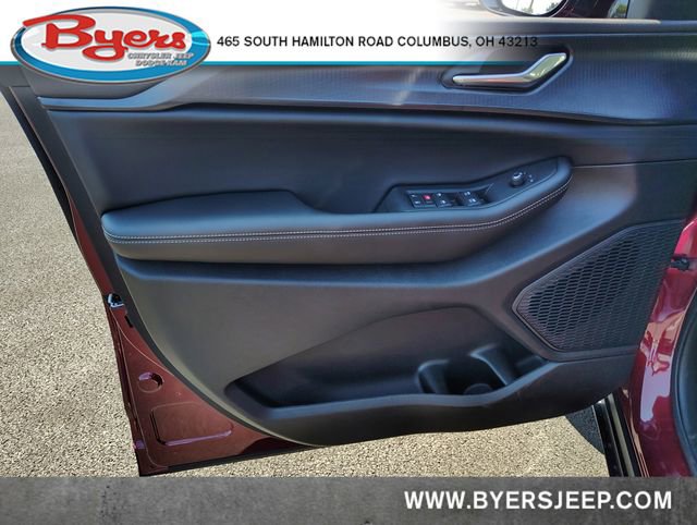 New 2025 Jeep Grand Cherokee Altitude image 12