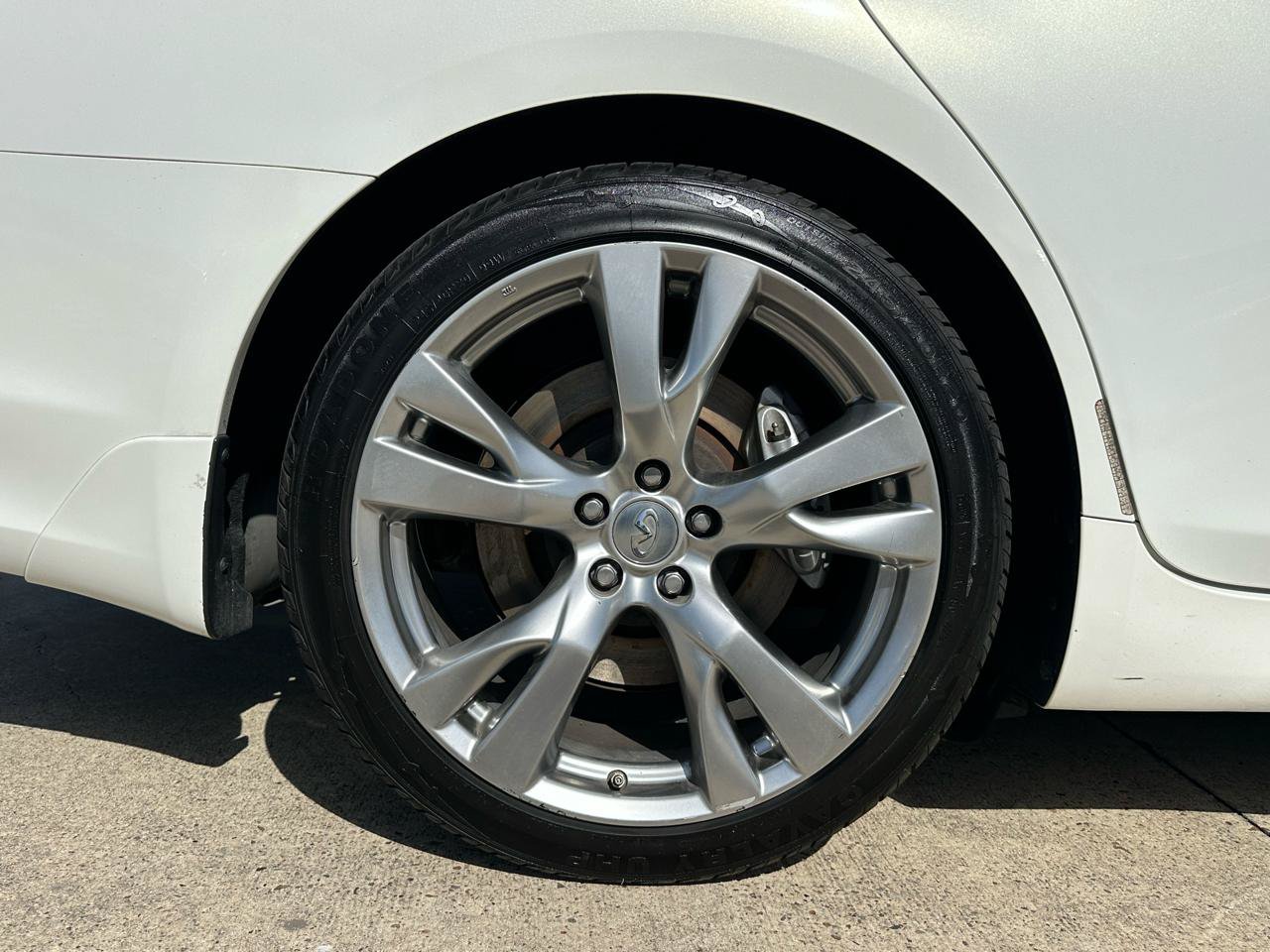 Used 2015 INFINITI Q70 5.6 w/ Sport Package RWD image 12