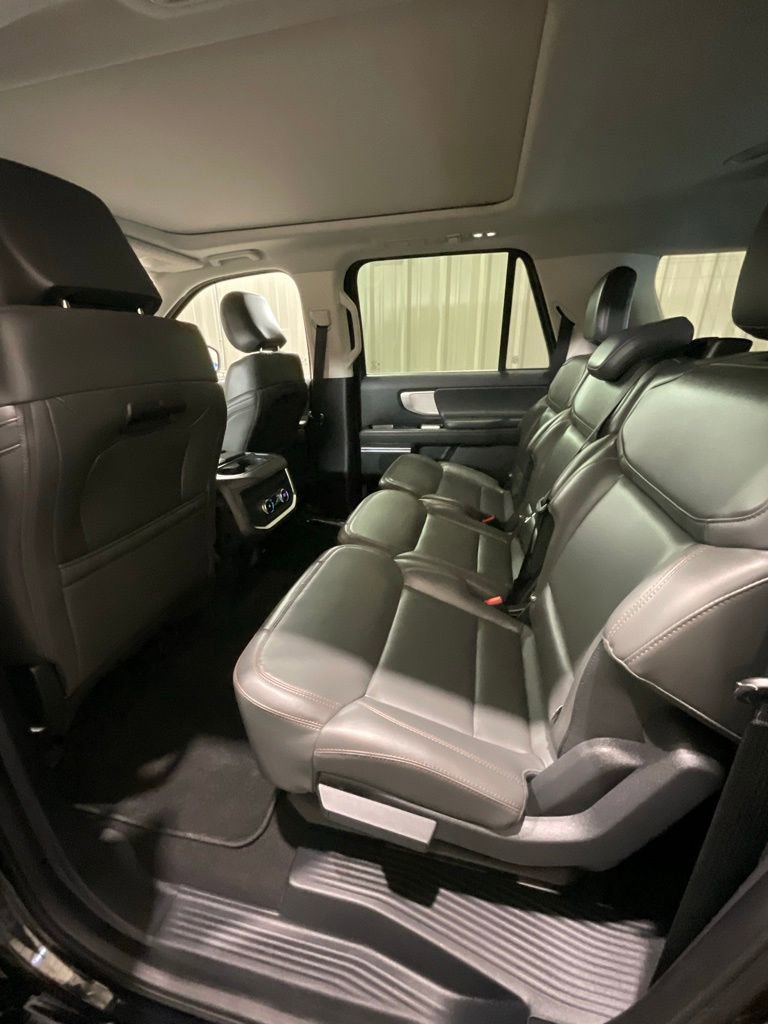 Used 2025 Ford Expedition Max Active AWD/4WD image 13