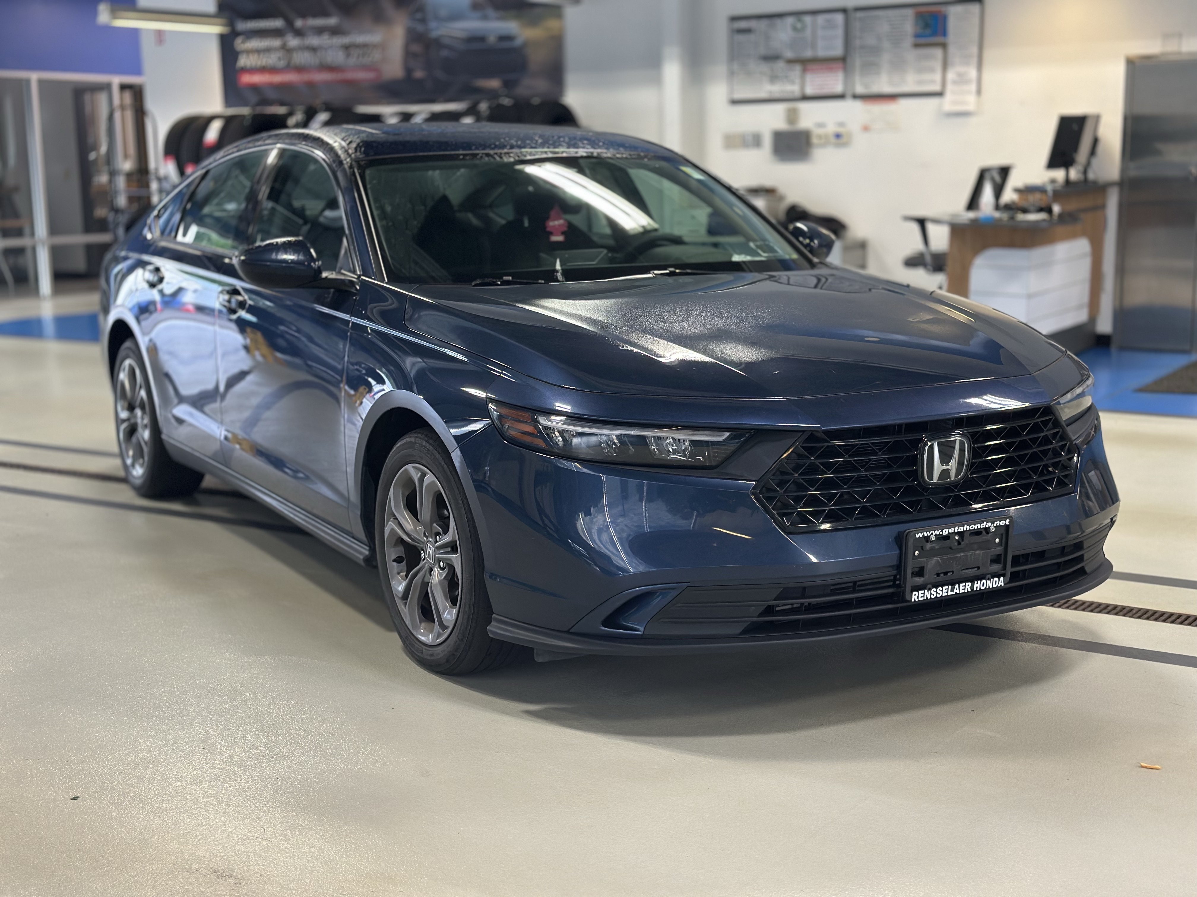 Used 2024 Honda Accord EX image 3