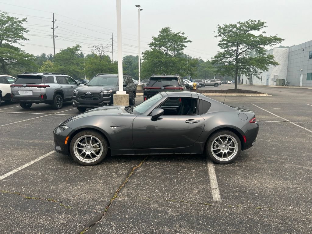 Used 2022 MAZDA MX-5 Miata RF Grand Touring RWD image 2
