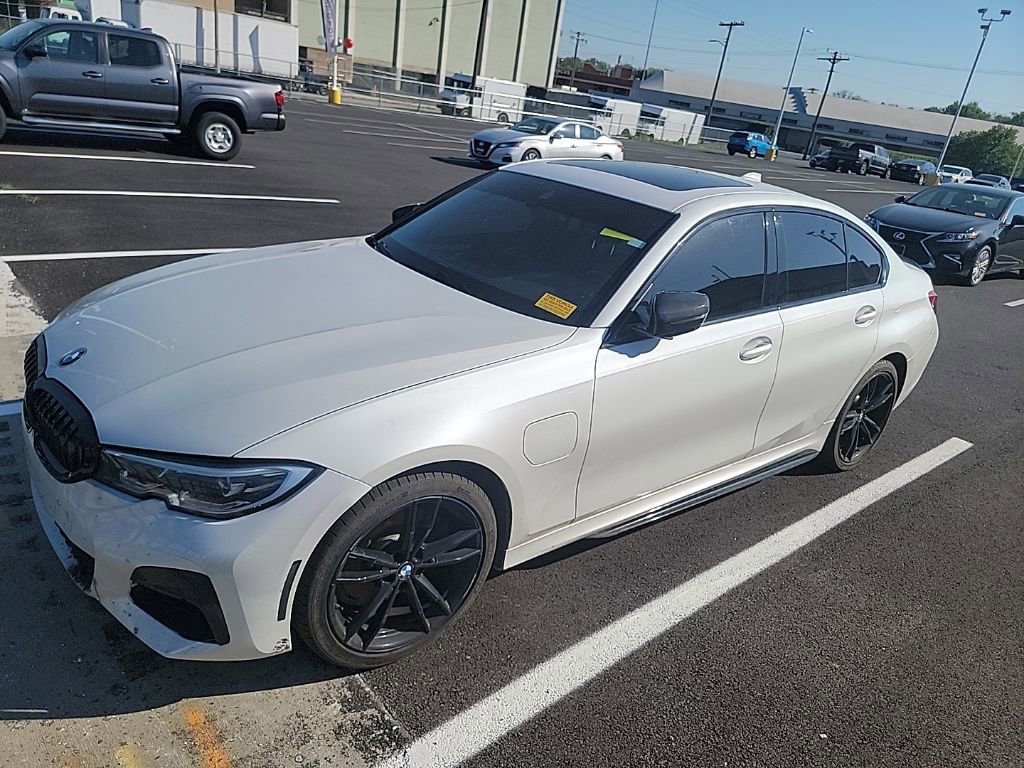 Used 2021 BMW 330e w/ M Sport Package image 3