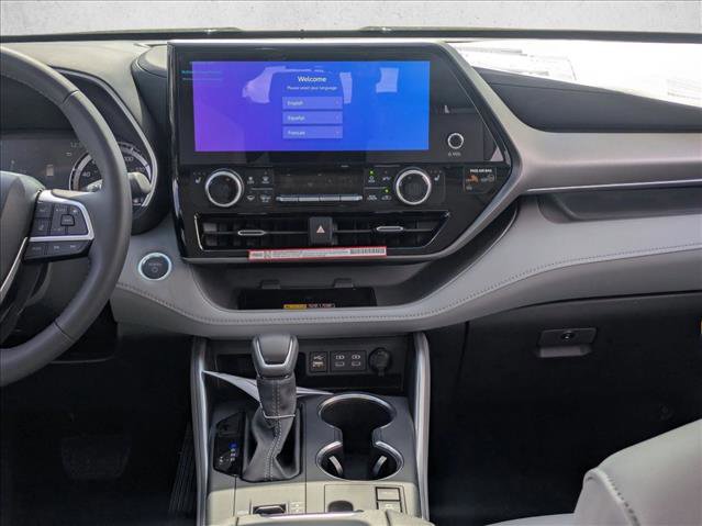 New 2026 Toyota Highlander XLE image 12
