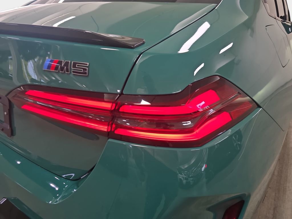 Used 2026 BMW M5 w/ Carbon Package image 32
