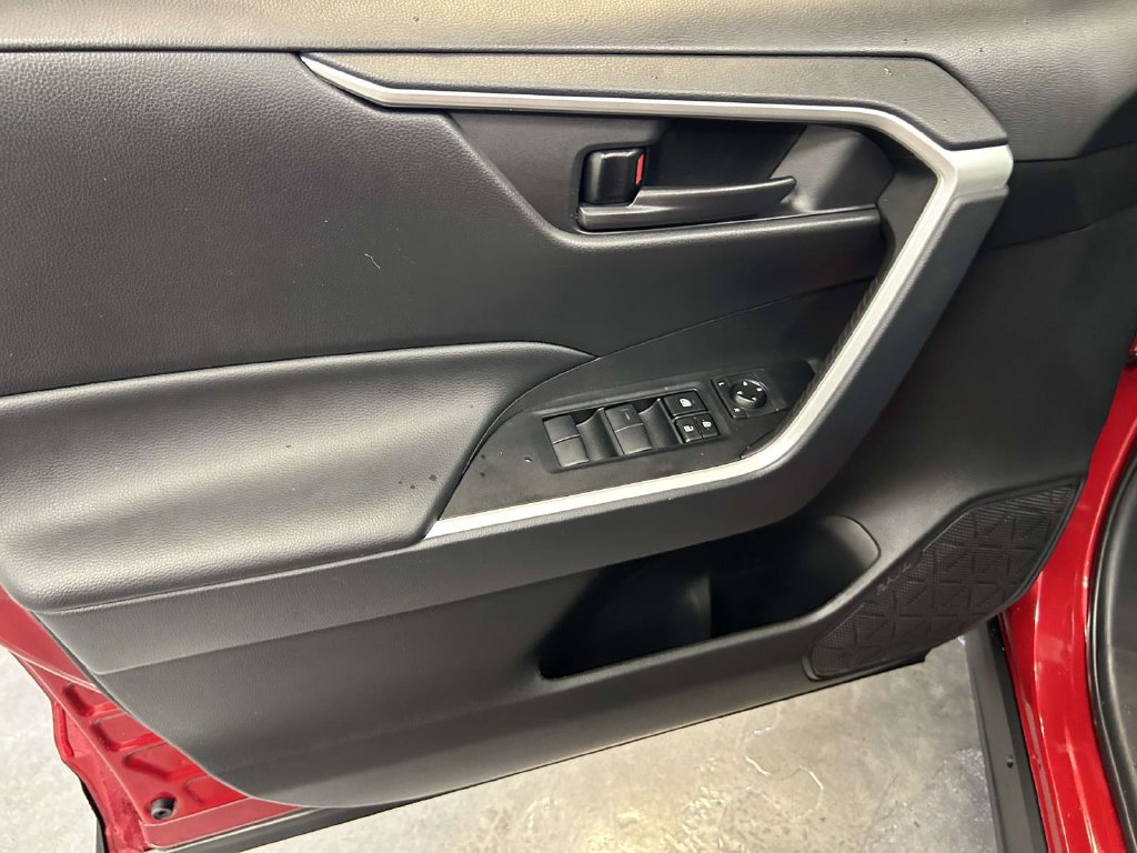 Certified 2024 Toyota RAV4 LE FWD image 16