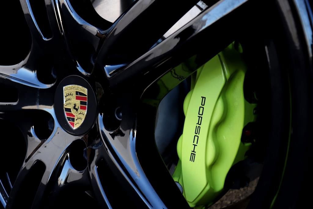 Used 2018 Porsche Panamera 4 image 87