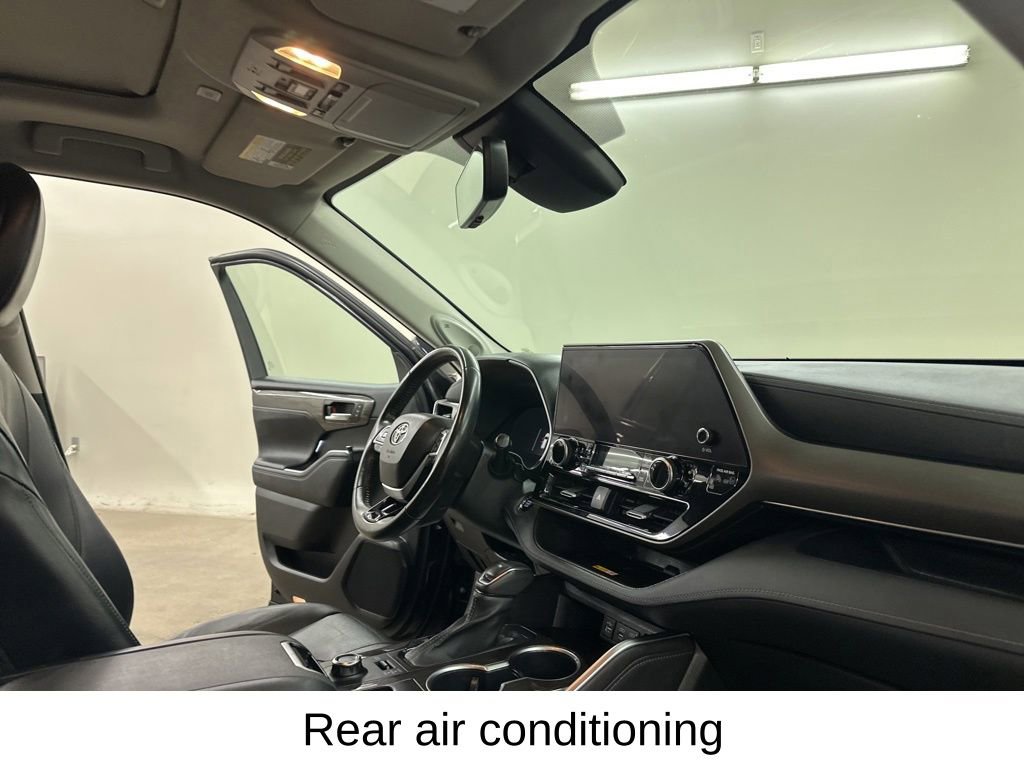 Used 2023 Toyota Highlander Limited AWD/4WD image 20