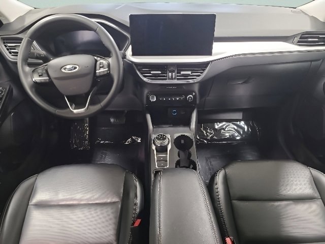 Used 2023 Ford Escape Platinum AWD/4WD image 2
