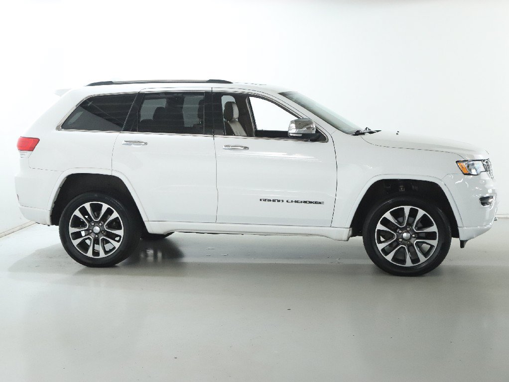 Used 2017 Jeep Grand Cherokee Overland AWD/4WD image 11