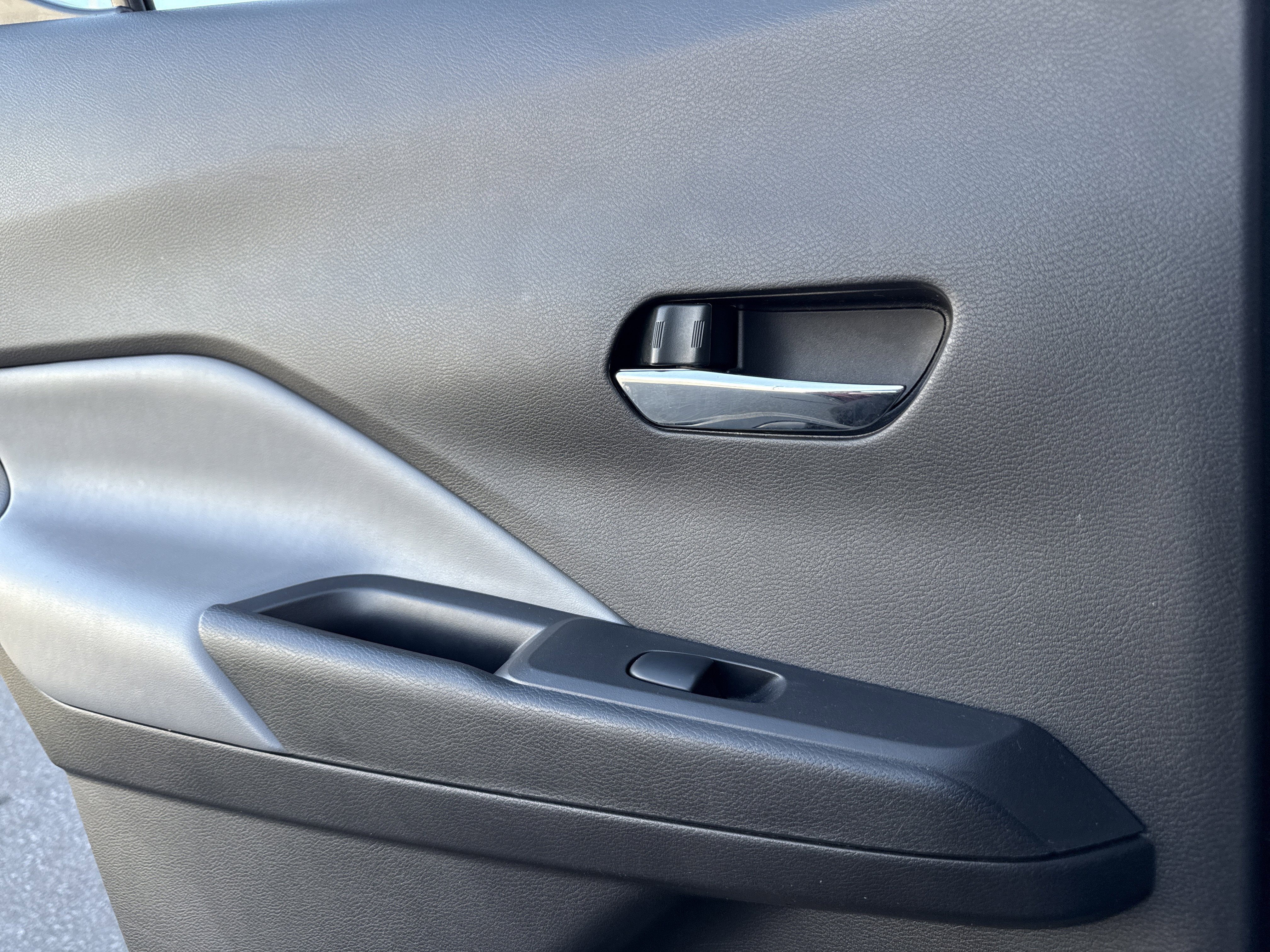 Used 2023 Nissan Kicks SR w/ SR Premium Package image 22