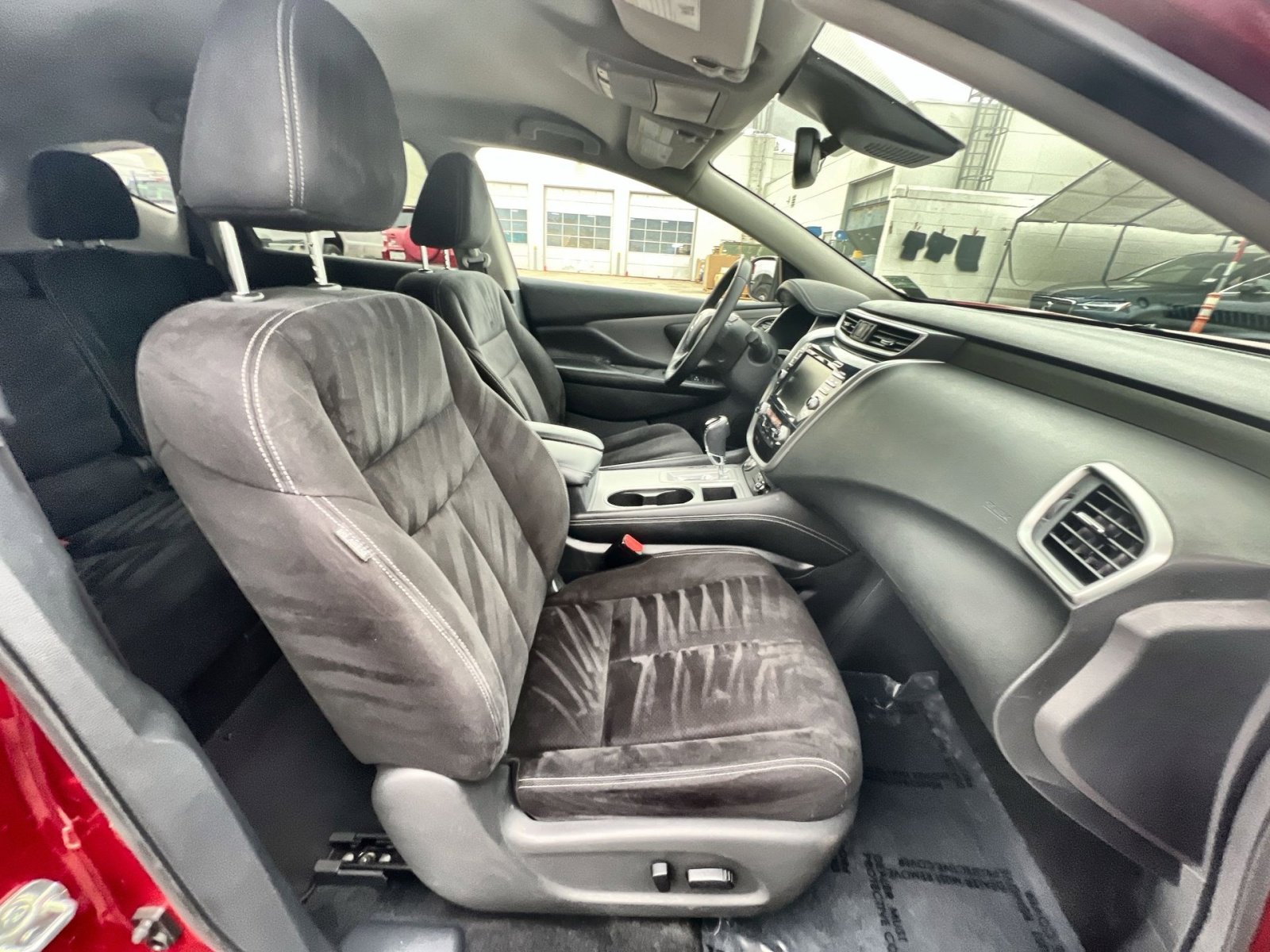 Used 2020 Nissan Murano SV image 25