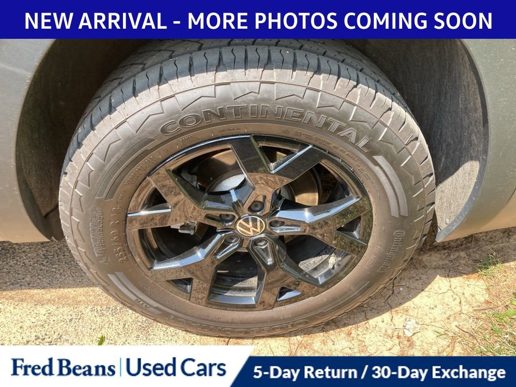 Used 2025 Volkswagen Atlas Peak Edition SE AWD/4WD image 7