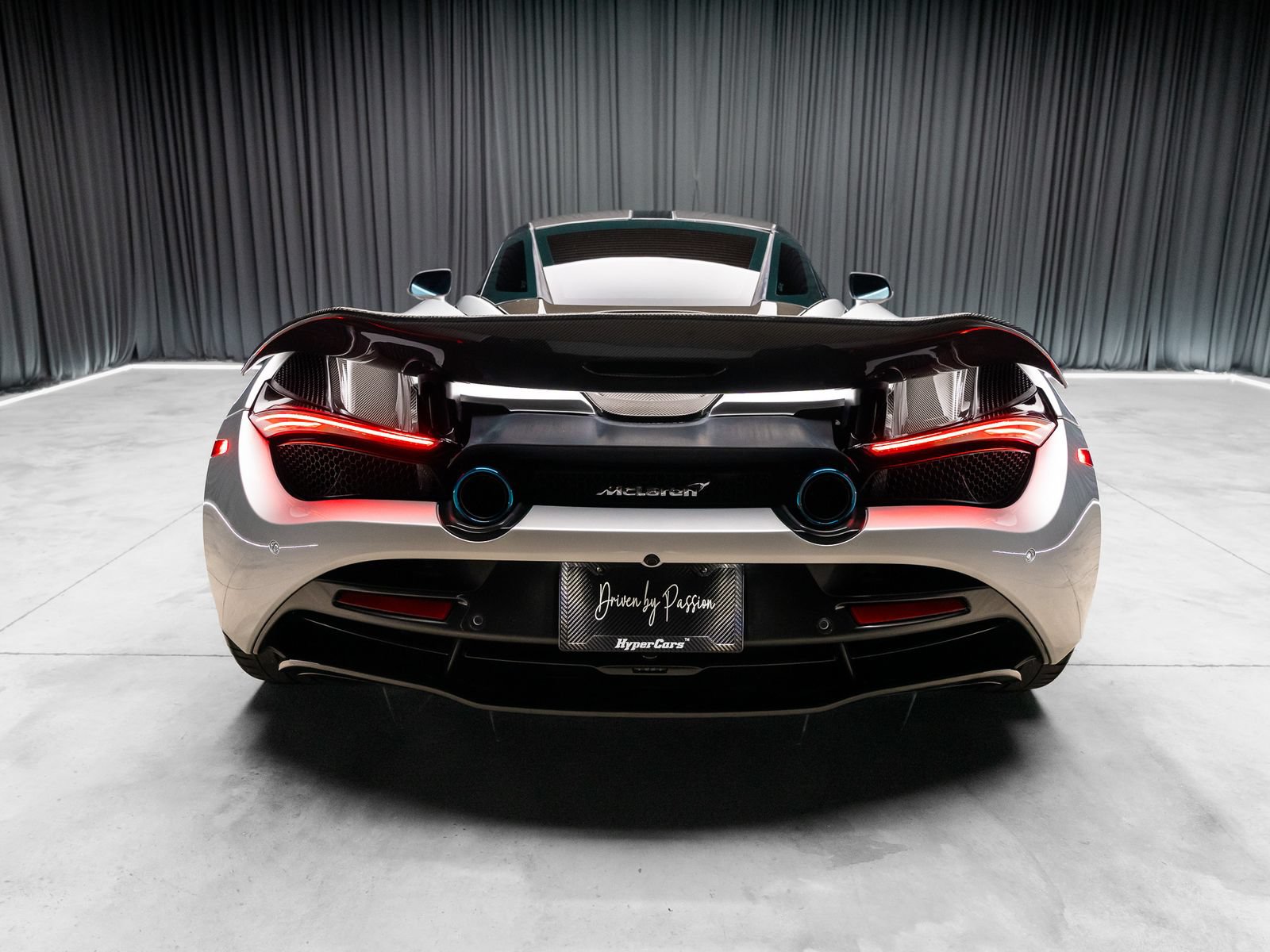 Used 2019 McLaren 720S RWD image 12