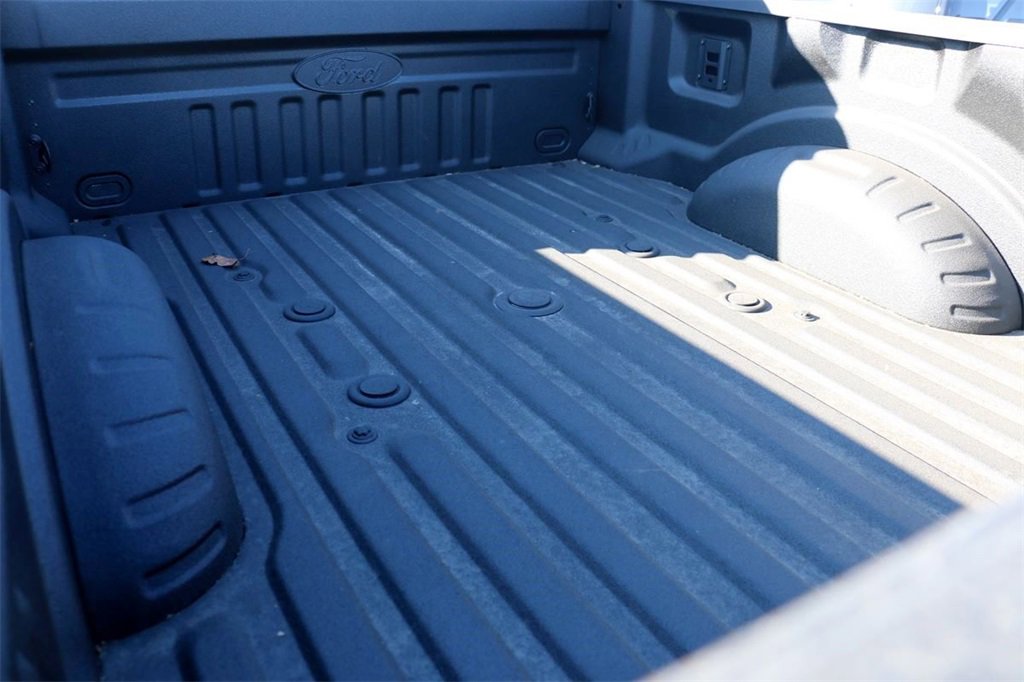 New 2026 Ford F350 Lariat w/ Black Appearance Package image 9