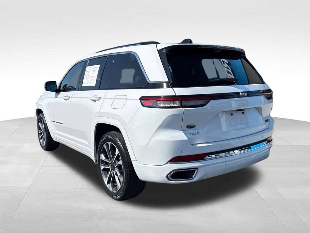 Used 2023 Jeep Grand Cherokee Overland w/ Luxury Tech Group IV AWD/4WD image 4
