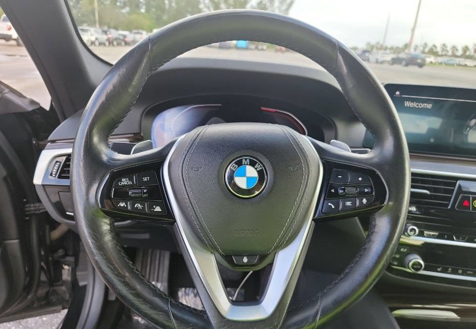 Used 2020 BMW 530i xDrive AWD/4WD image 3