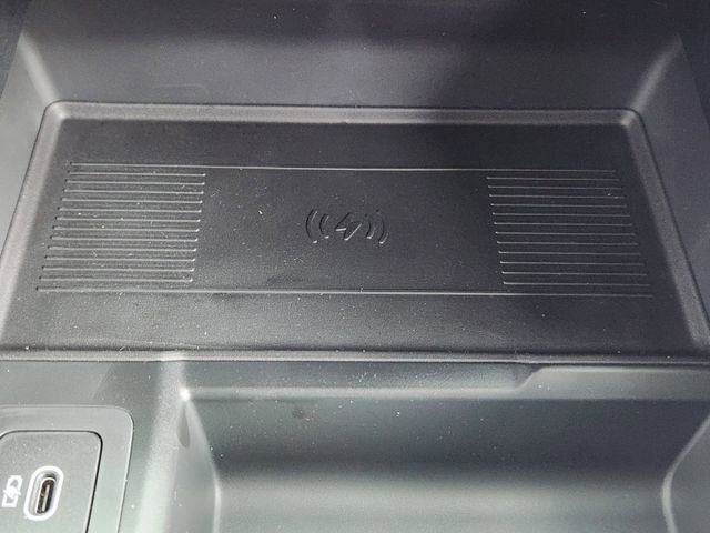 New 2026 Land Rover Range Rover Velar Dynamic SE image 14