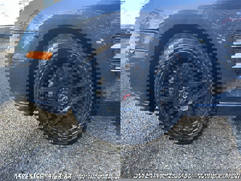 Used 2008 Chrysler Crossfire Limited image 19