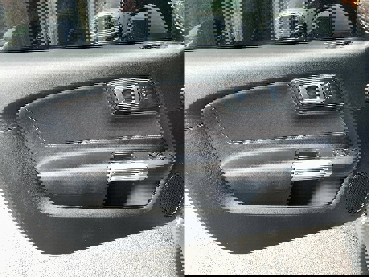 Used 2023 Ford Mustang Coupe image 12