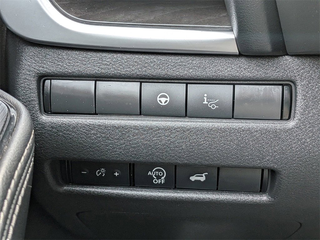 Used 2023 Nissan Rogue Platinum w/ Platinum Premium Package image 26